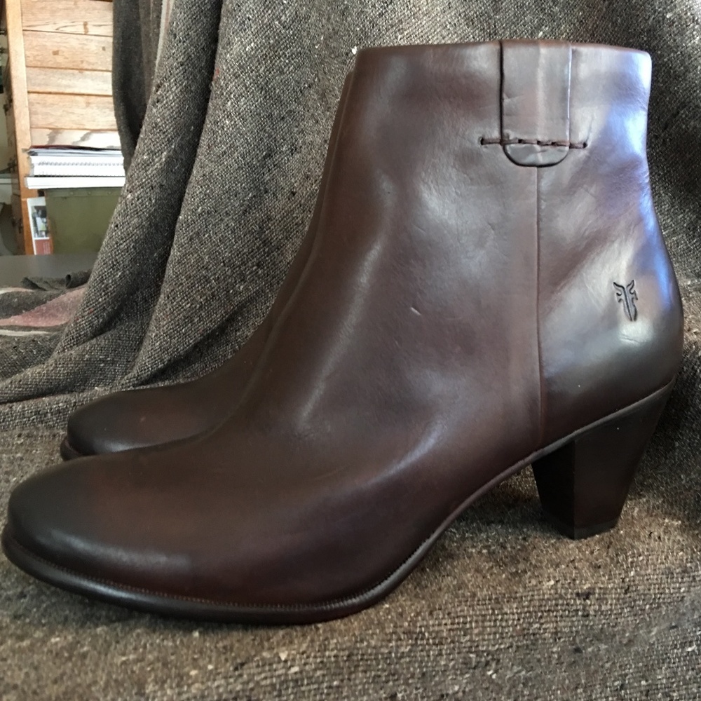 NEW Frye Women Ankle Bootie Brown Leather Size 8.5